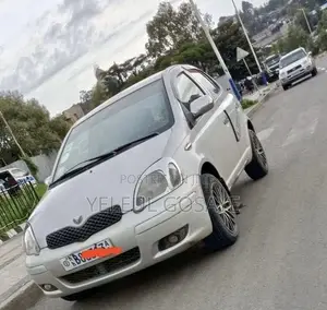 Toyota Vitz 2004 Gray