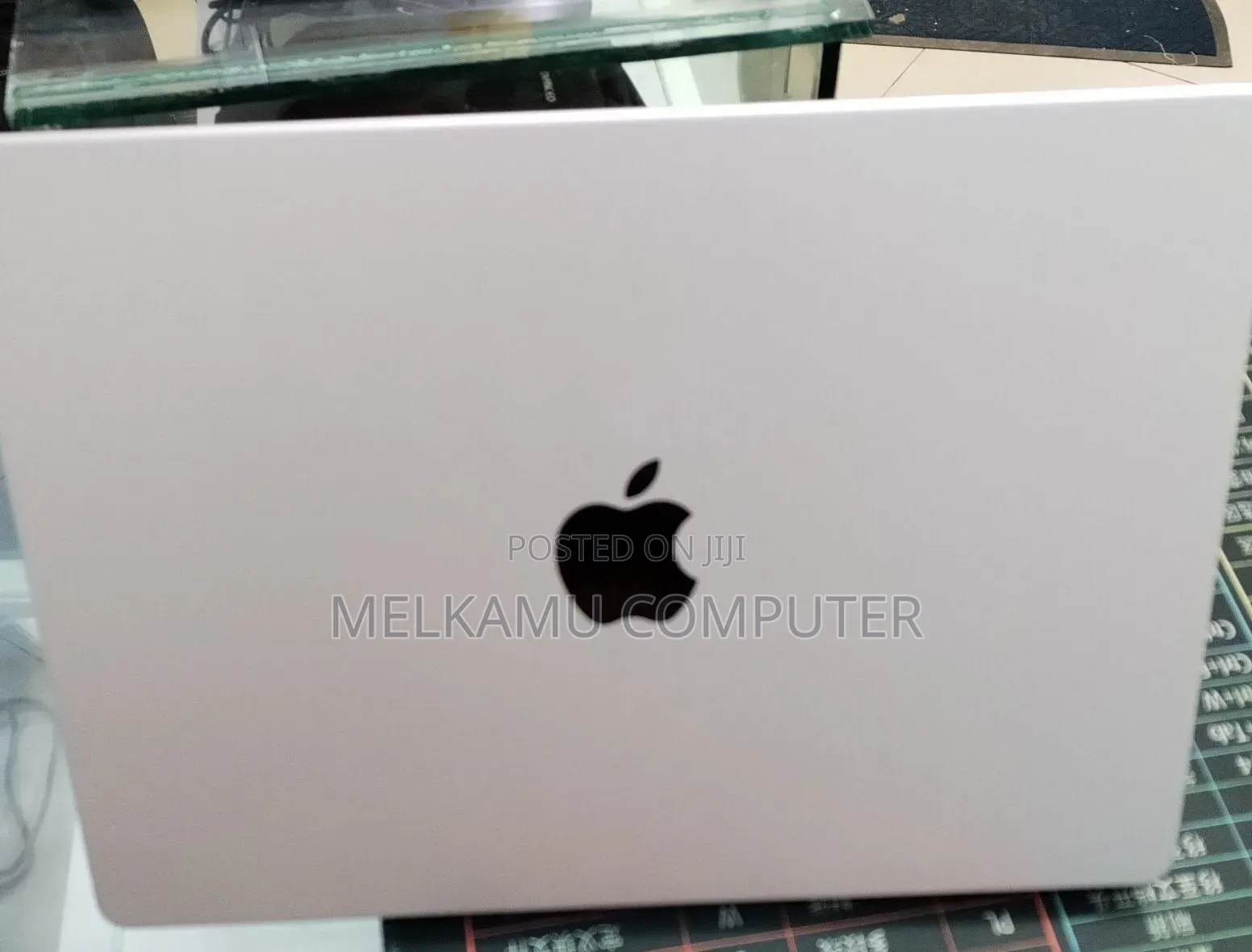 New Laptop Apple MacBook Pro 2025 M5 16GB Apple M5 SSD 512GB