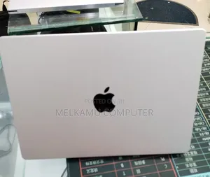 New Laptop Apple MacBook Pro 2025 M5 16GB Apple M5 SSD 512GB