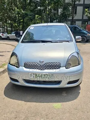 Toyota Vitz 2002 Blue
