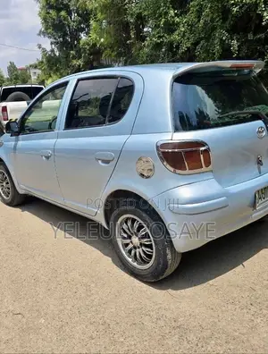 Toyota Vitz 2002 Blue