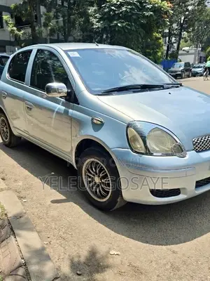 Toyota Vitz 2002 Blue