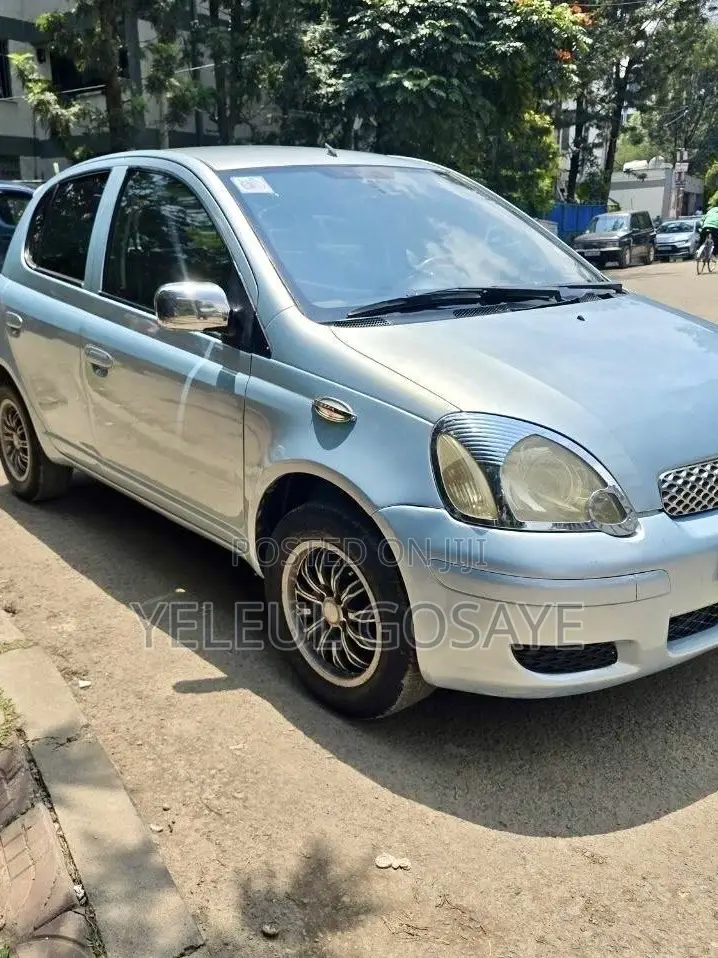 Toyota Vitz 2002 Blue
