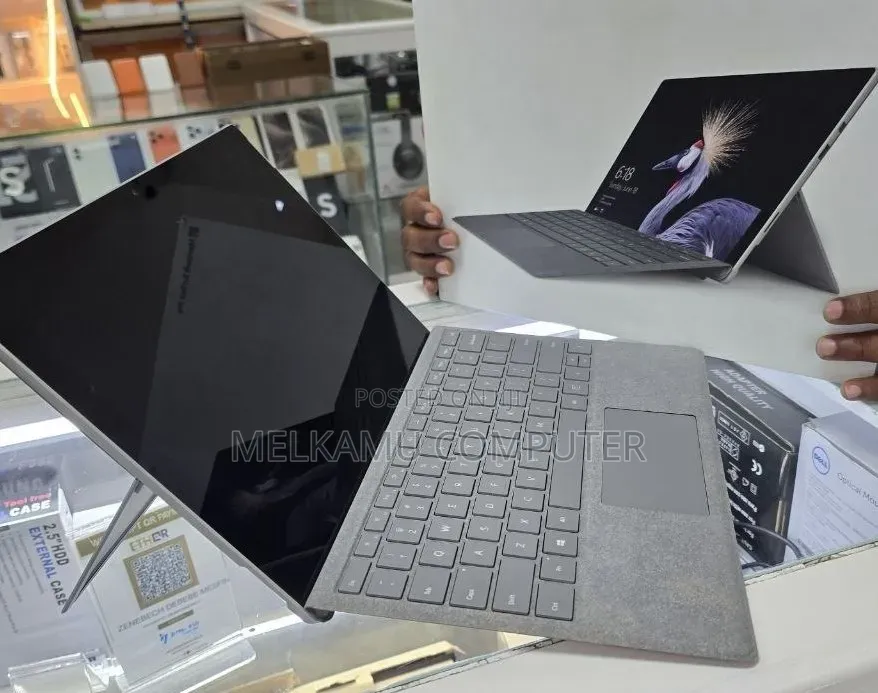 New Laptop Microsoft Surface Pro 5 8GB Intel Core i5 SSD 128GB