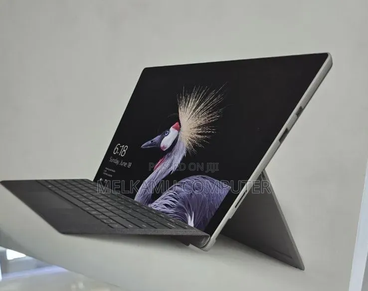 New Laptop Microsoft Surface Pro 5 8GB Intel Core i5 SSD 128GB