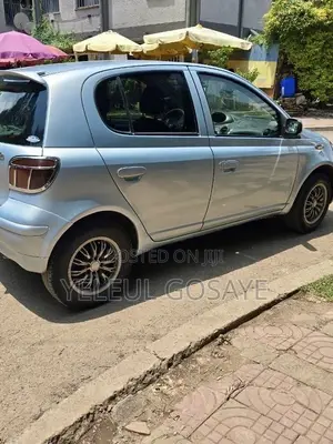 Toyota Vitz 2002 Blue