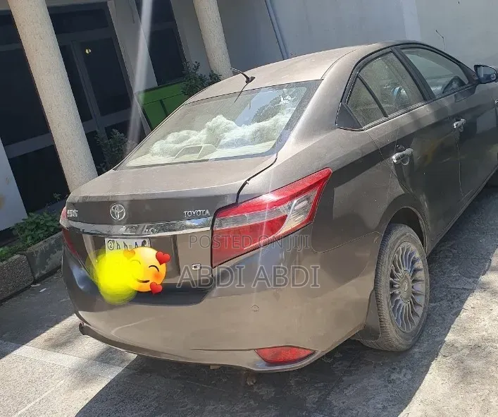 Toyota Yaris 2014 Brown