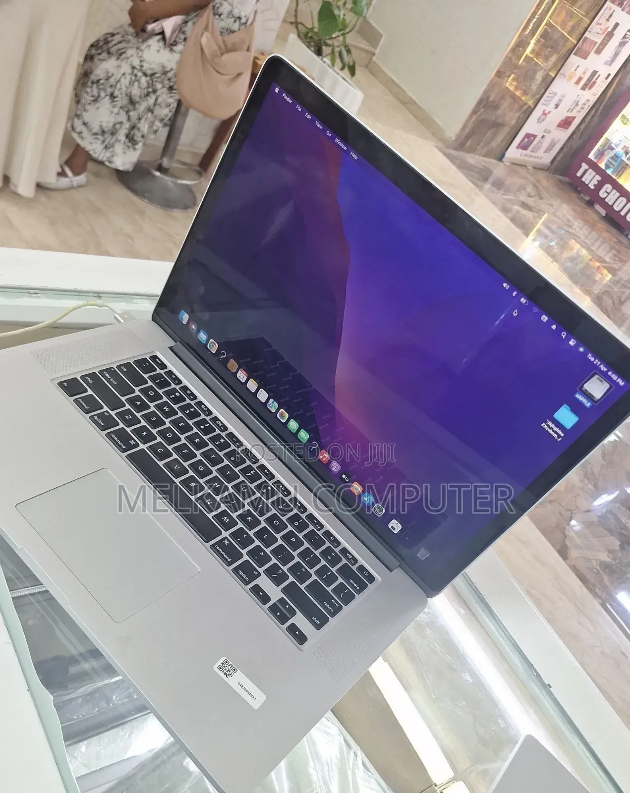 New Laptop Apple MacBook Pro 2015 16GB Intel Core i7 SSD 256GB