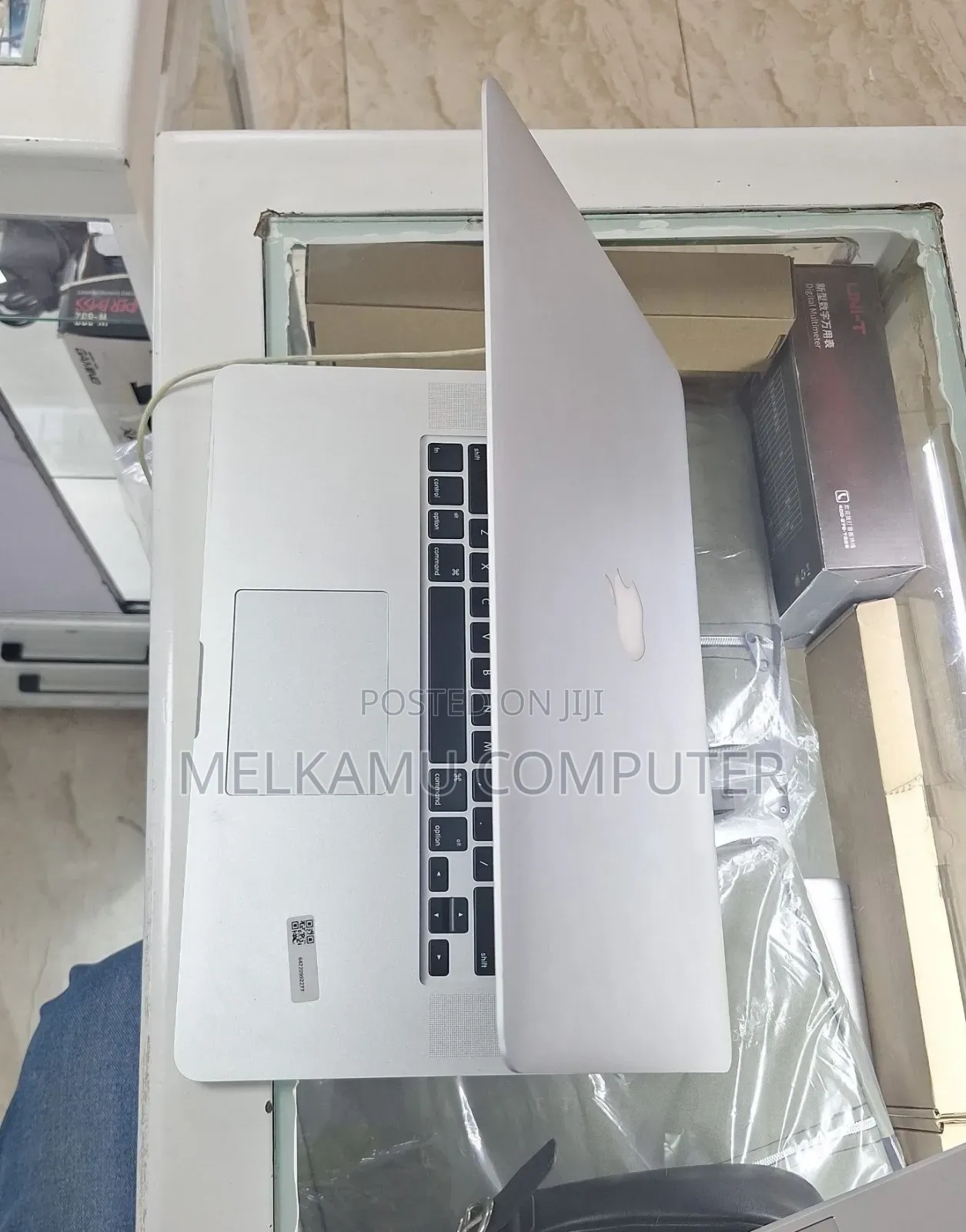 New Laptop Apple MacBook Pro 2015 16GB Intel Core i7 SSD 256GB