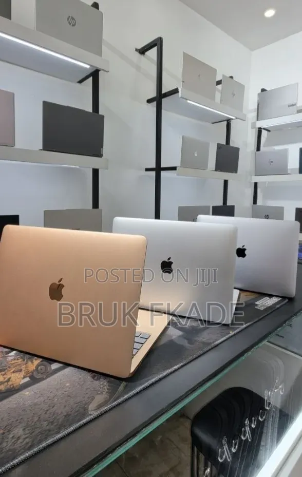 New Laptop Apple MacBook Air 2020 M1 8GB Apple M1 SSD 256GB