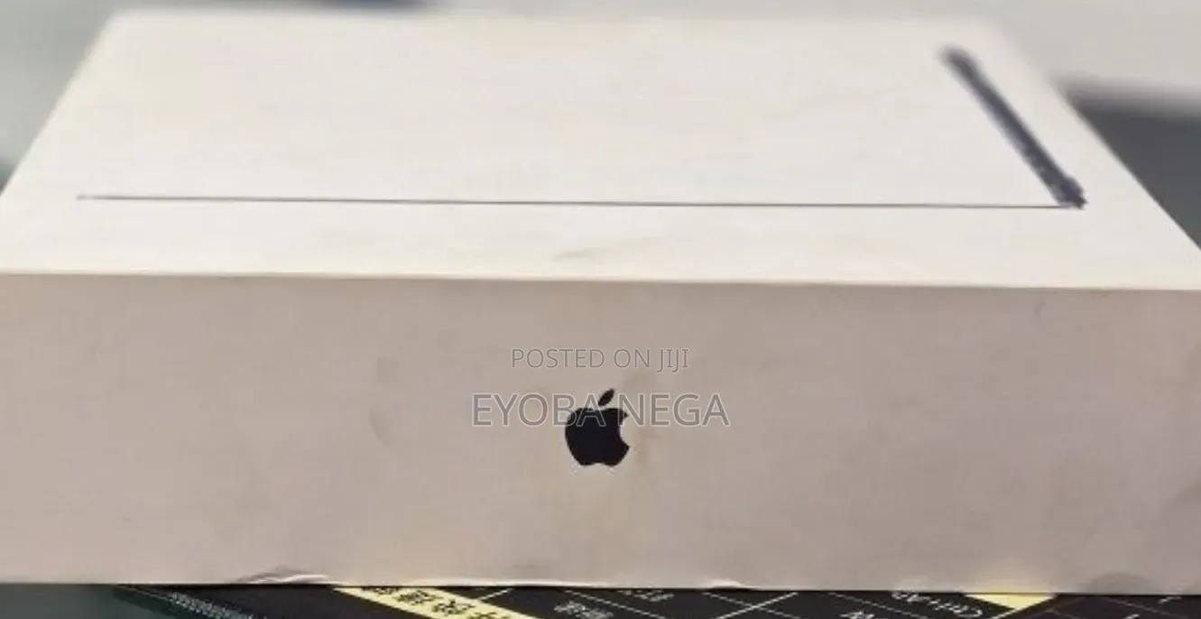 New Laptop Apple MacBook Air 2025 M4 16GB Apple M4 SSD 256GB