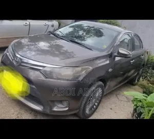Toyota Yaris 2014 Brown