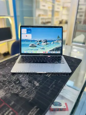 New Laptop Apple MacBook Pro 2022 M2 8GB Apple M2 SSD 512GB