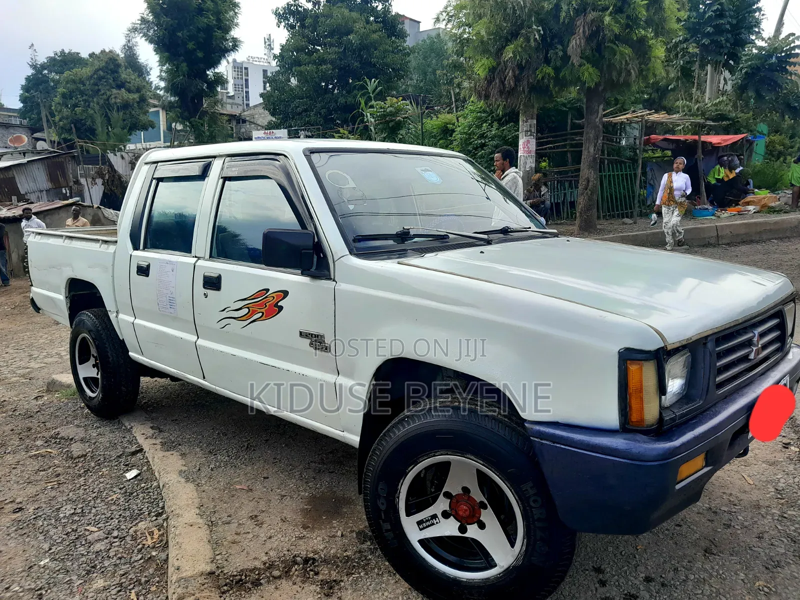Mitsubishi Attrage 1986 Off white