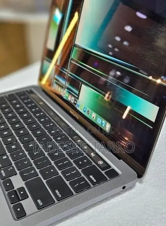 New Laptop Apple MacBook Pro 2022 M2 8GB Intel Core M2 SSD 256GB