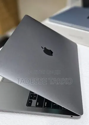 New Laptop Apple MacBook Pro 2022 M2 8GB Intel Core M2 SSD 256GB
