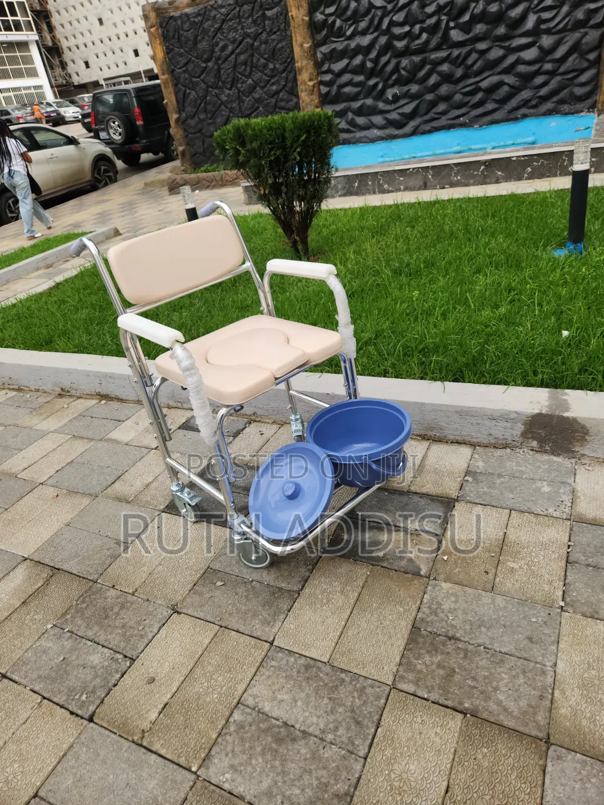 Hassch Bedside Commode Transport Wheelchair Foldable Bathroom Shower