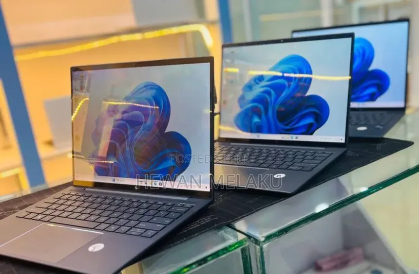 New Laptop HP Dragonfly G3 16GB Intel Core i7 SSD 512GB