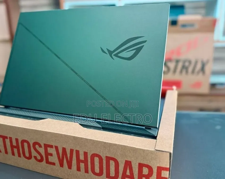 New Laptop Asus ROG Strix G16 16GB Intel Core i7 SSD 1T