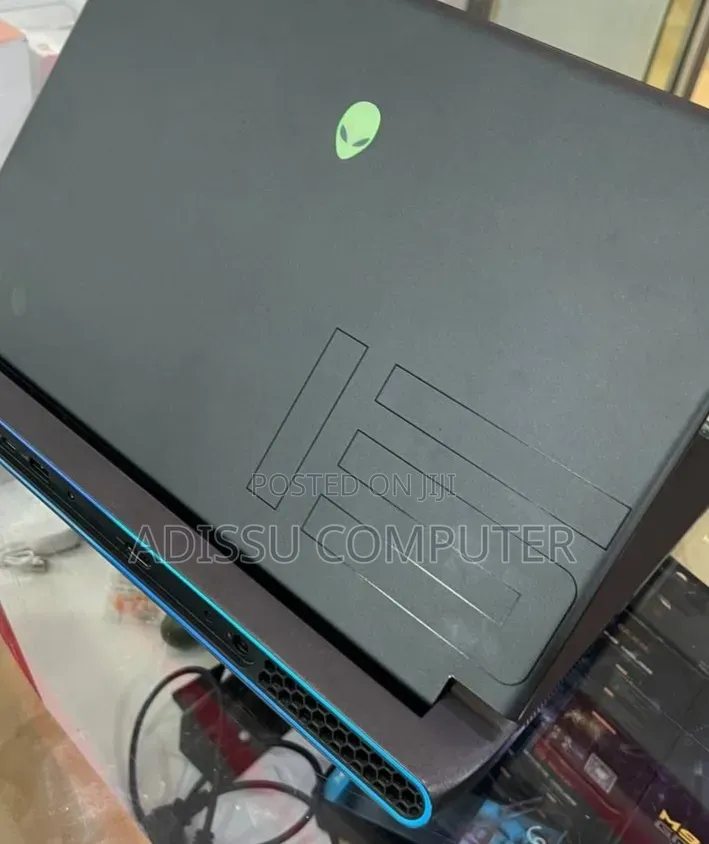 New Laptop Alienware 16GB Intel Core i7 SSD 512GB