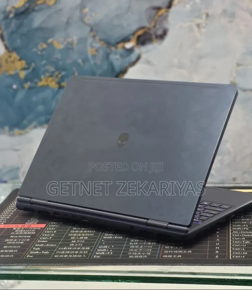 New Laptop Alienware M16 32GB Intel Core Ultra 9 SSD 1T