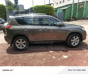 Toyota RAV4 2012 Brown