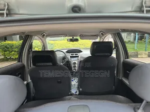 Toyota Yaris 2010 Gray