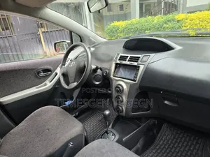 Toyota Yaris 2010 Gray