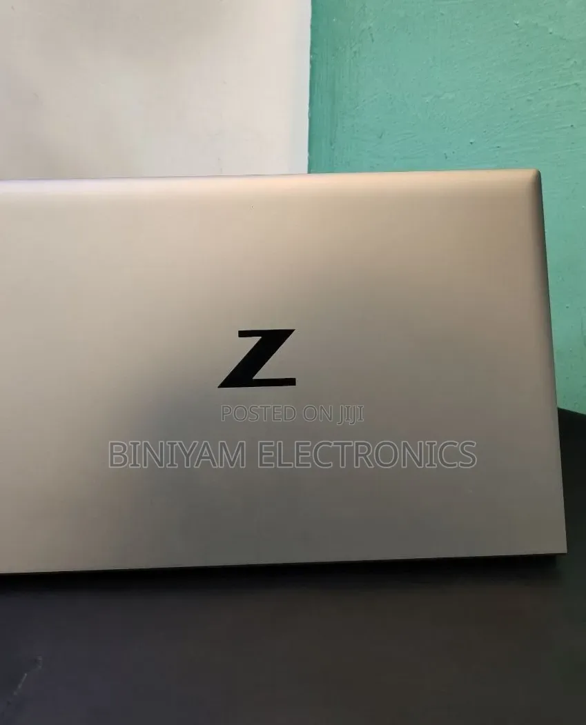 New Laptop HP ZBook Firefly 15 G7 16GB Intel Core i7 SSD 1T