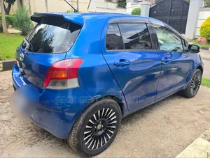 Toyota Yaris 2010 Blue