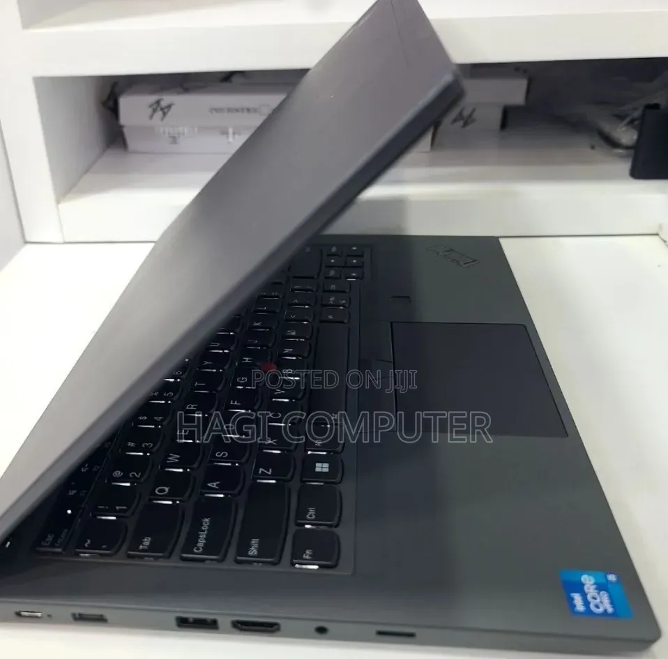 New Laptop Lenovo ThinkPad T14s G4 16GB Intel Core i5 SSD 512GB