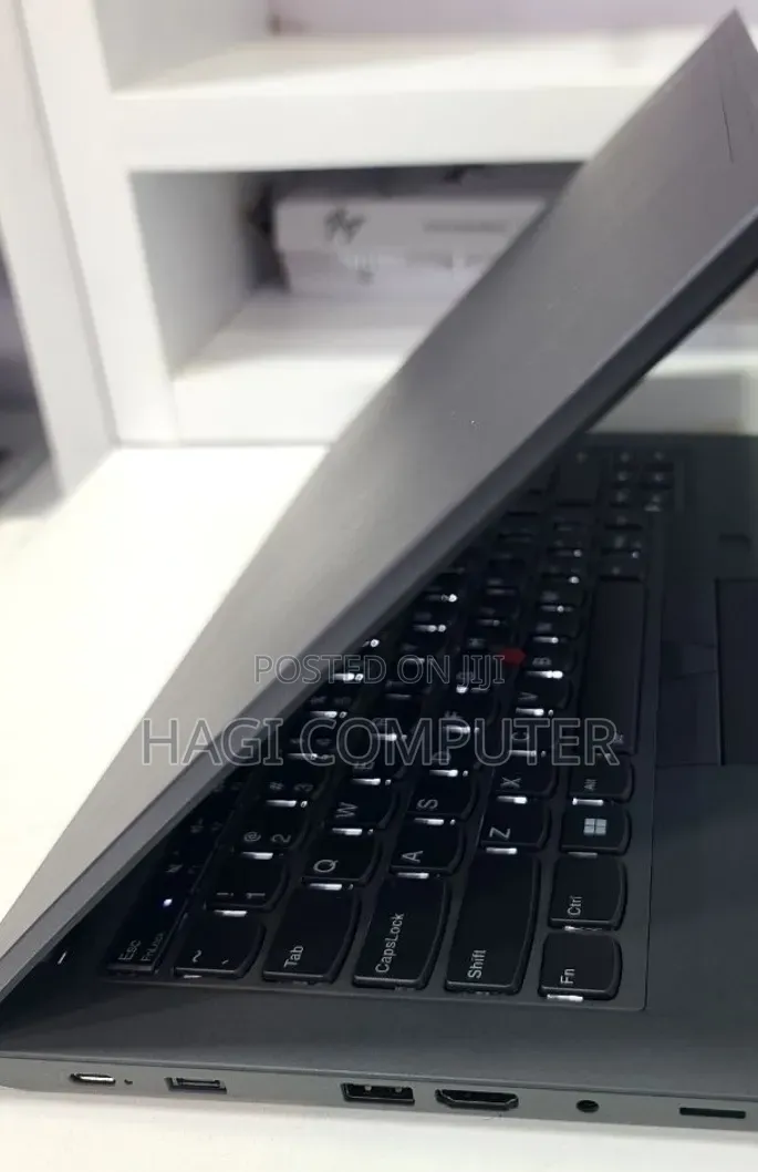 New Laptop Lenovo ThinkPad T14s G4 16GB Intel Core i5 SSD 512GB