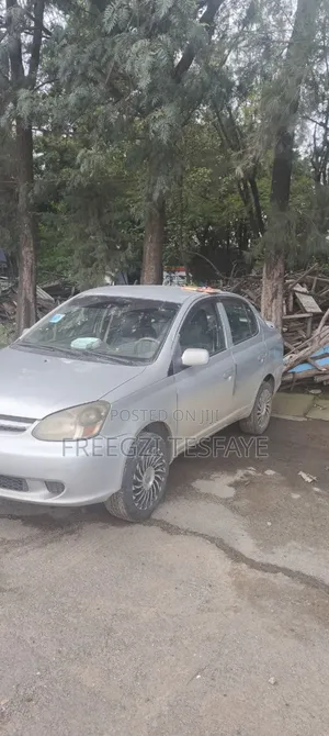 Toyota Platz 1.0 FWD 2005 Silver