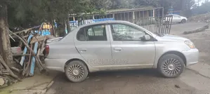 Toyota Platz 1.0 FWD 2005 Silver