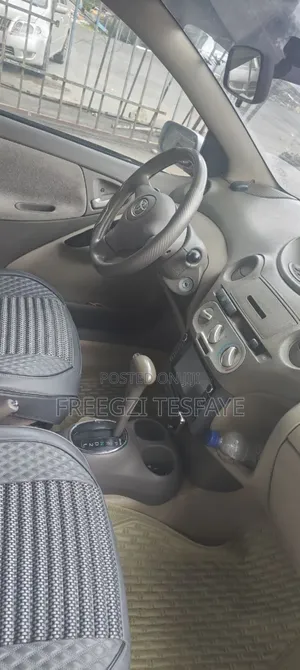Toyota Platz 1.0 FWD 2005 Silver