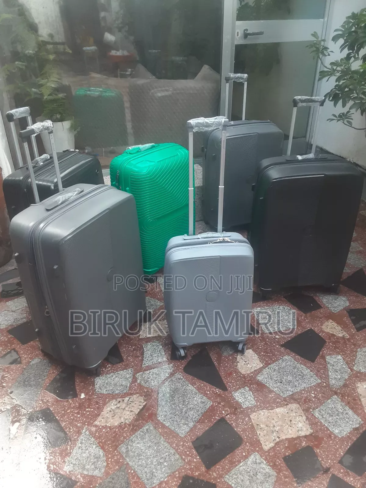 32kg Luggage Free Delivery