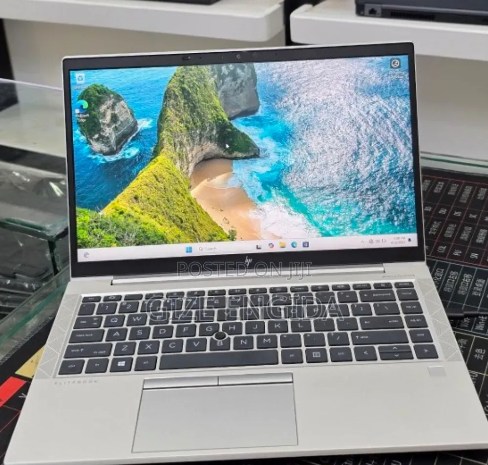 New Laptop HP EliteBook 845 G7 16GB AMD Ryzen 5 SSD 512GB