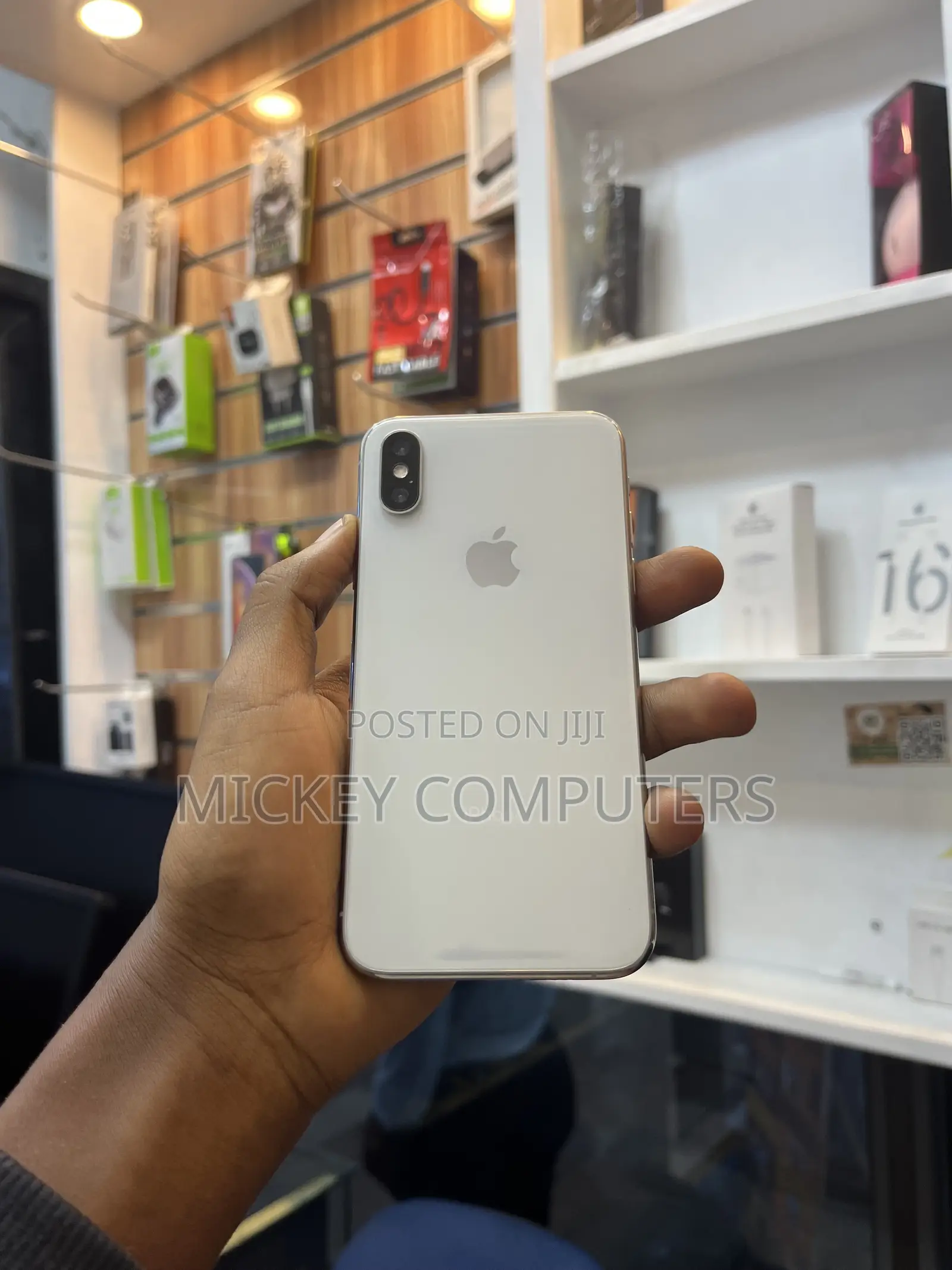 Apple iPhone XS 64 GB White