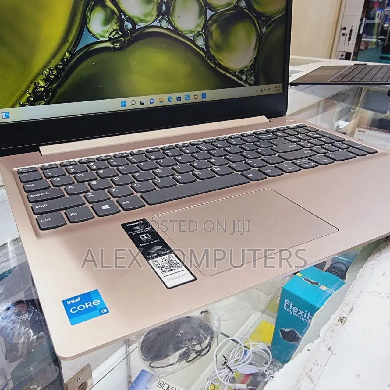New Laptop Lenovo 3000 N500 8GB Intel Core i3 SSD 256GB