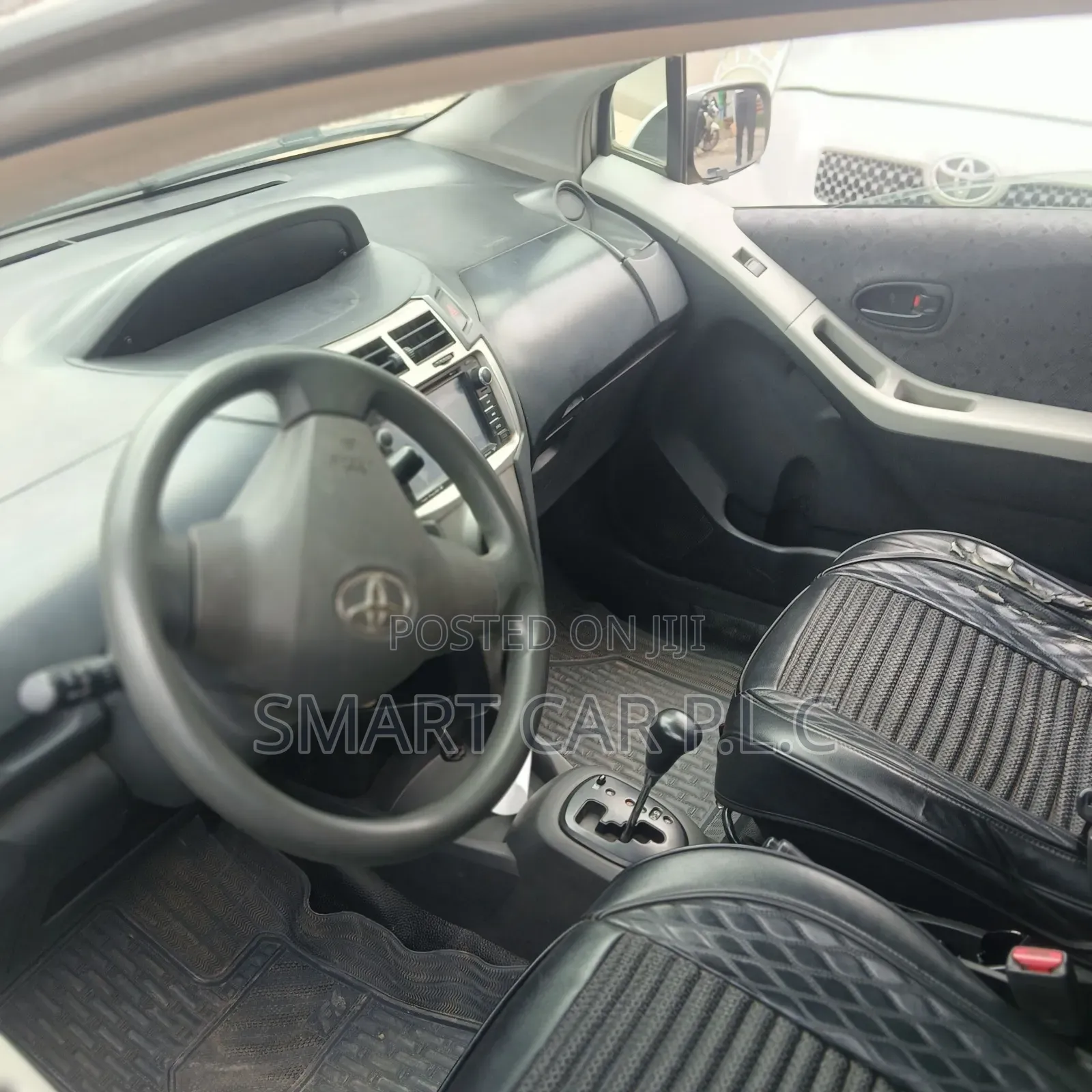 Toyota Yaris 2010 Silver