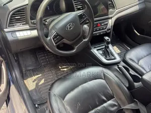 Hyundai Avante 2017 Beige