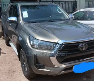 Toyota Hilux 2021 Beige