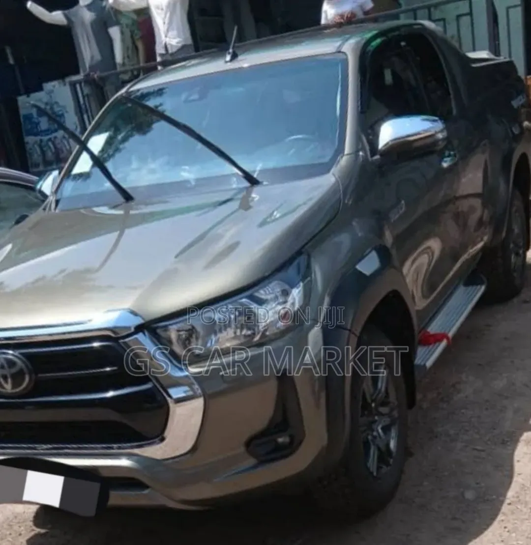 Toyota Hilux 2021 Beige