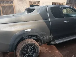 Toyota Hilux 2021 Beige
