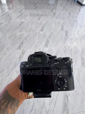 Sony A7 Iii With 24-105 G Master Lens Urgent