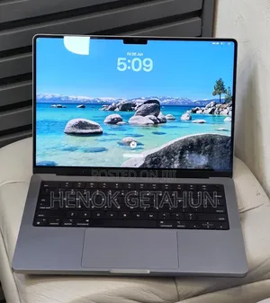 New Laptop Apple MacBook Pro 2021 M1 32GB Apple M1 Pro SSD 512GB
