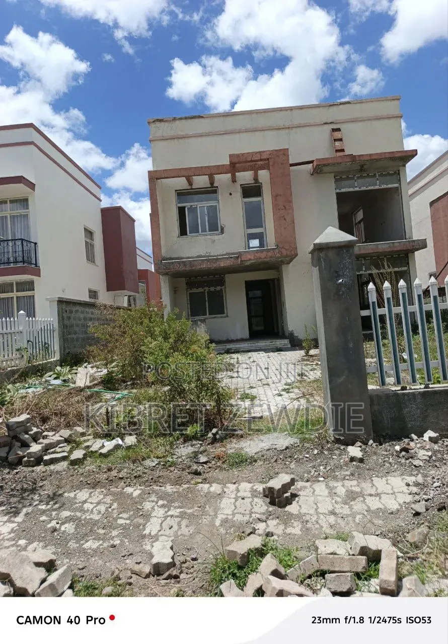 6bdrm House in Kibert Zewdie, Bole for sale
