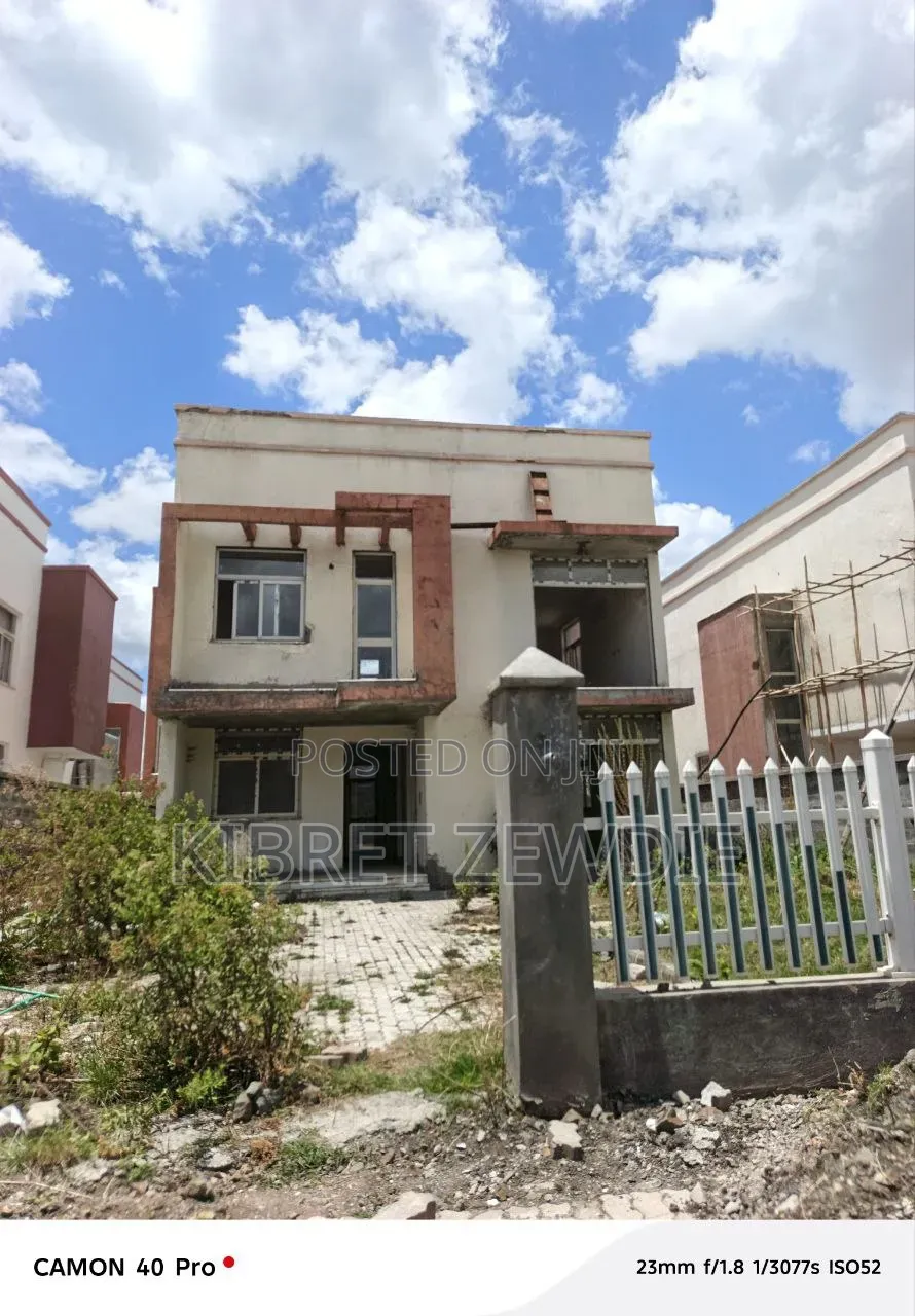 6bdrm House in Kibert Zewdie, Bole for sale