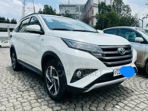 Toyota Rush 2021 Ivory