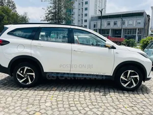 Toyota Rush 2021 Ivory